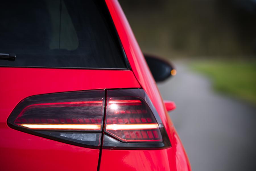 Детали экстерьера Volkswagen Golf GTi 5-Door 2017 года  (UK) (фото 10 из 28)